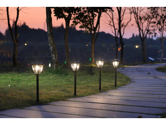 Nadruk functie noodzaak 4x Tuinlampen op Zonne-energie - Internet's Best Online Offer Daily -  iBOOD.com